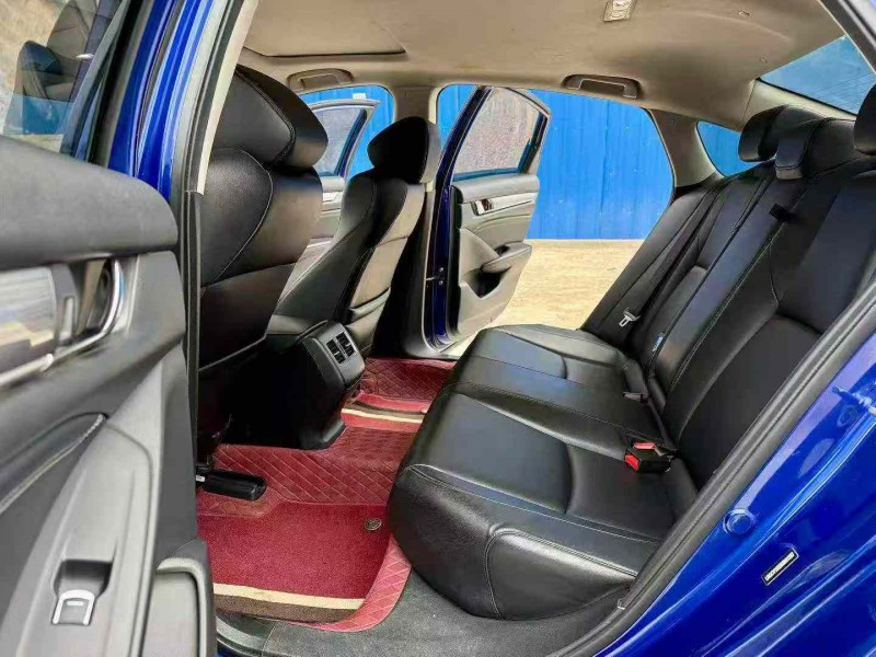 南宁19年本田雅阁6