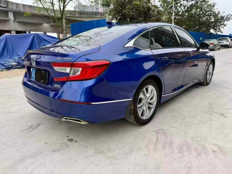 南宁19年本田雅阁7