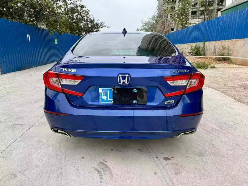 南宁19年本田雅阁9