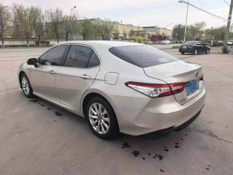 保定19年豐田凱美瑞7