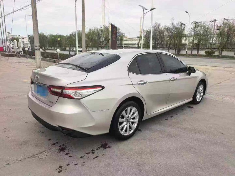 保定19年豐田凱美瑞8