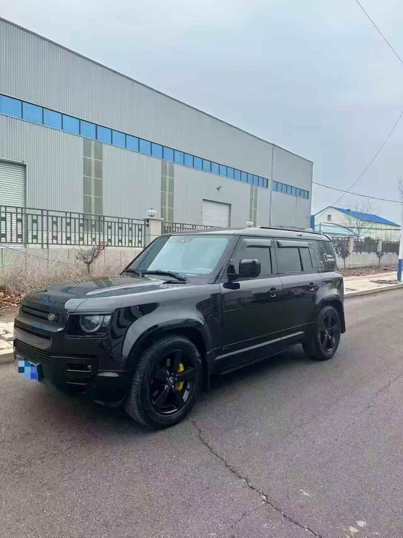 济宁21年路虎卫士3