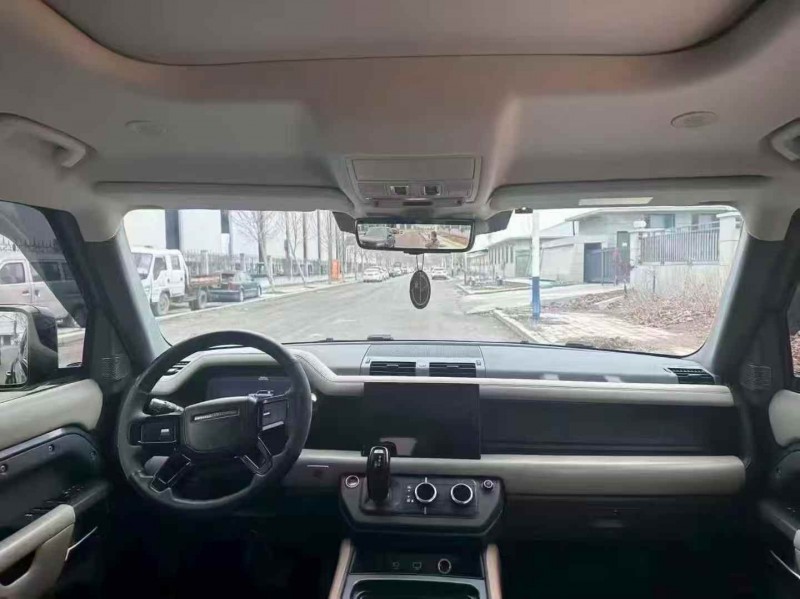 济宁21年路虎卫士6