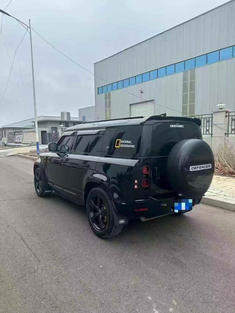 济宁21年路虎卫士8