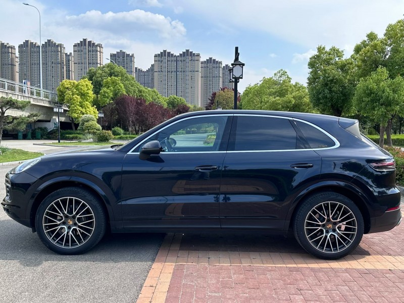 商丘19年保时捷卡宴4