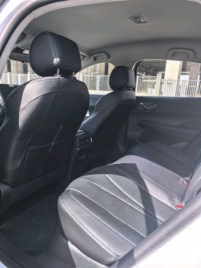 天津26年比亚迪海豹9