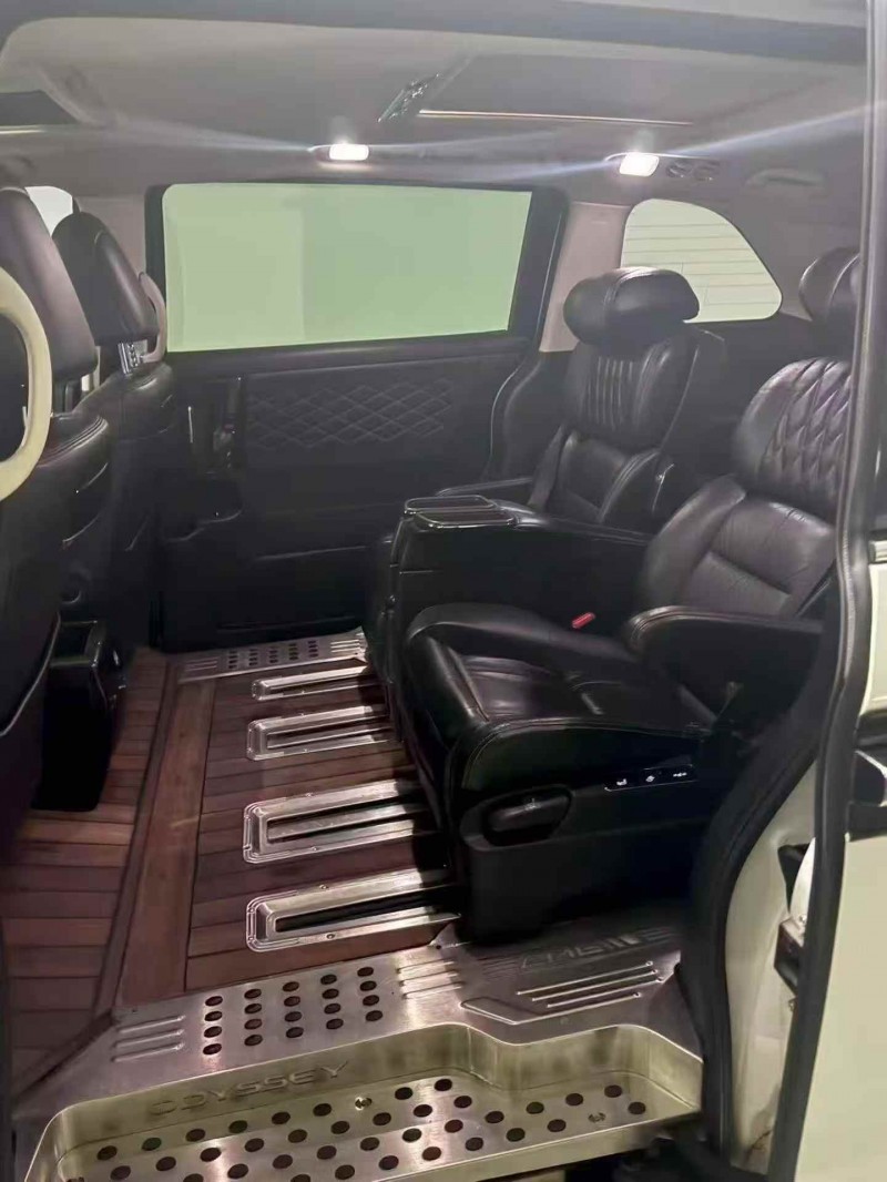 洛阳20年本田艾力绅4