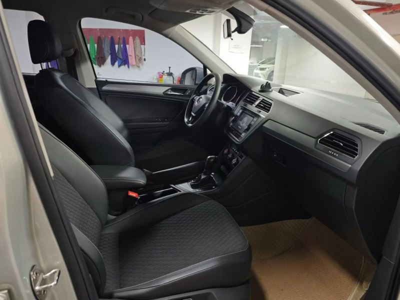 六盘水21年大众途观8