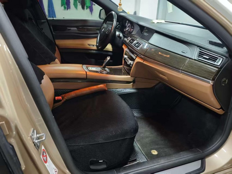 六盘水12年宝马7系8