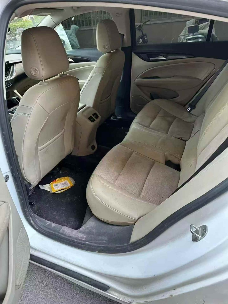 东营19年别克君威6