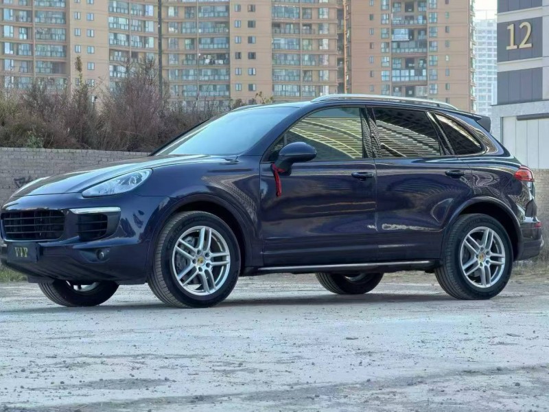 曲靖17年保时捷卡宴2