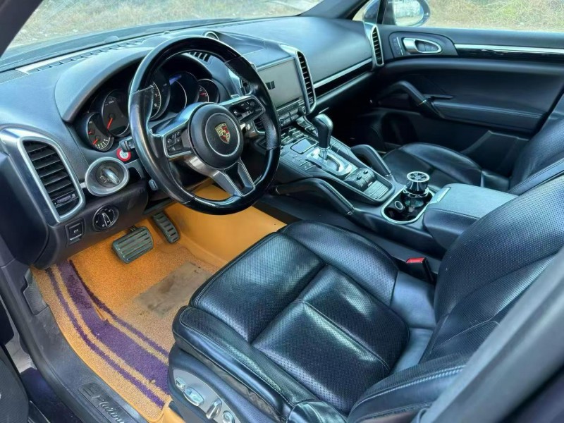 曲靖17年保时捷卡宴6