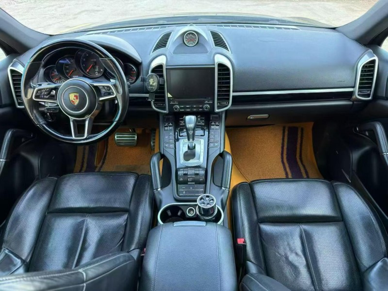 曲靖17年保时捷卡宴7