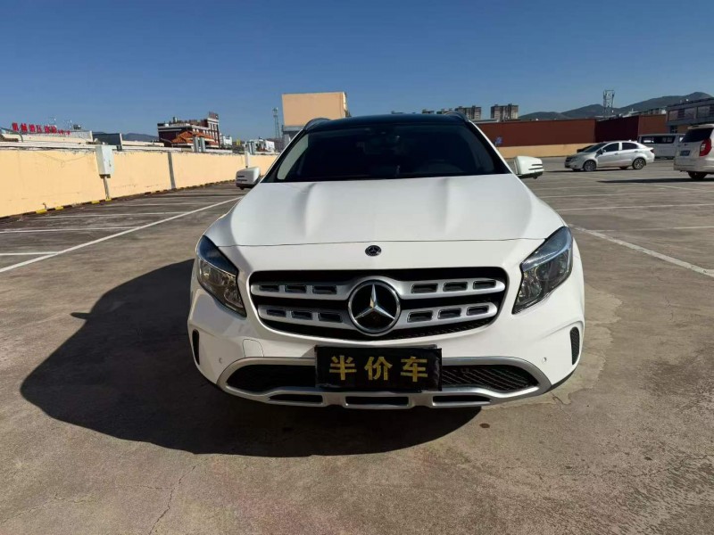 曲靖19年奔驰GLA1