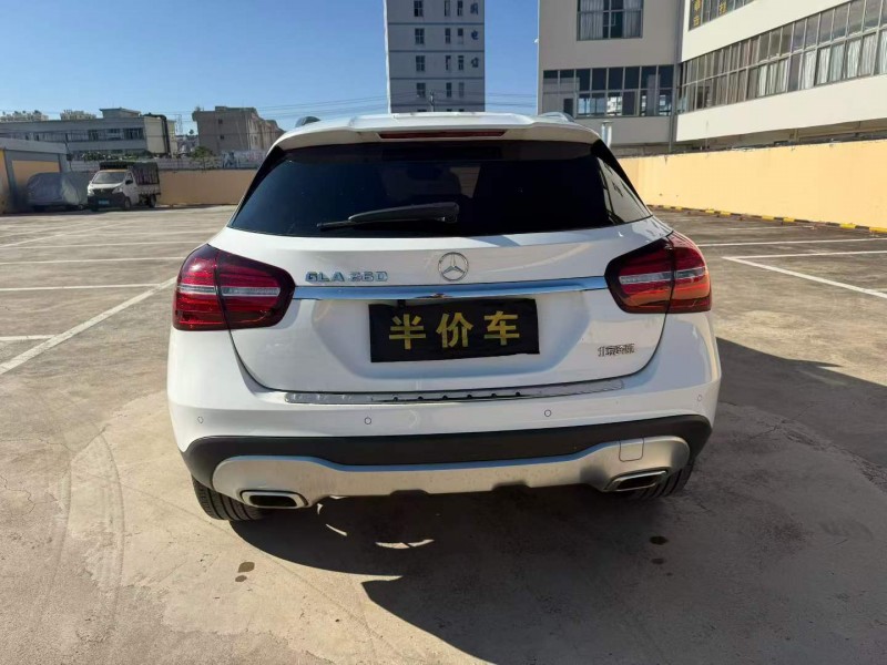 曲靖19年奔驰GLA9