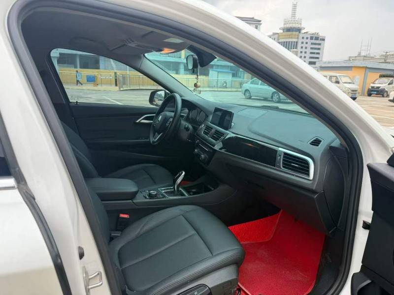 曲靖21年宝马1系8