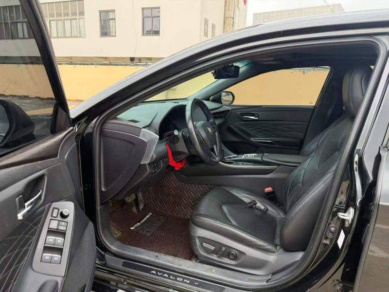 曲靖19年丰田亚洲龙5