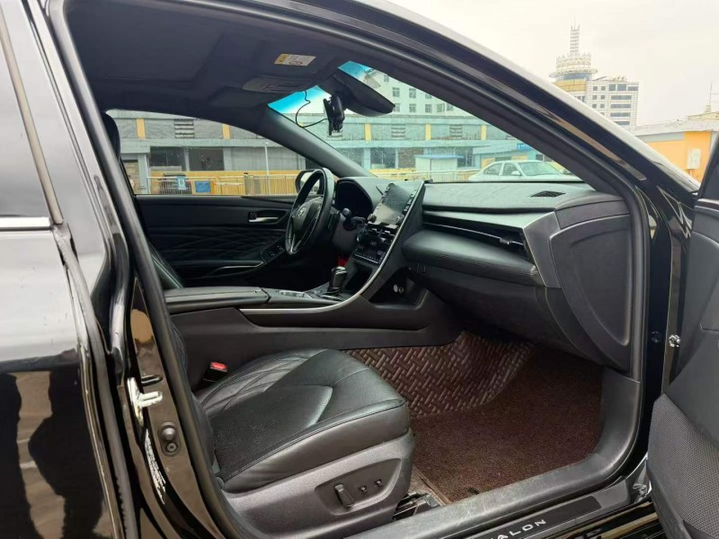 曲靖19年丰田亚洲龙7