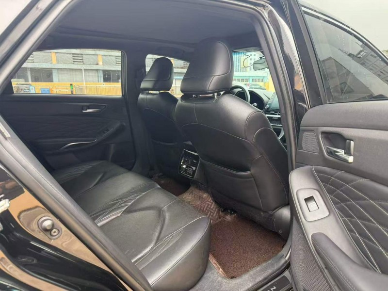 曲靖19年丰田亚洲龙8