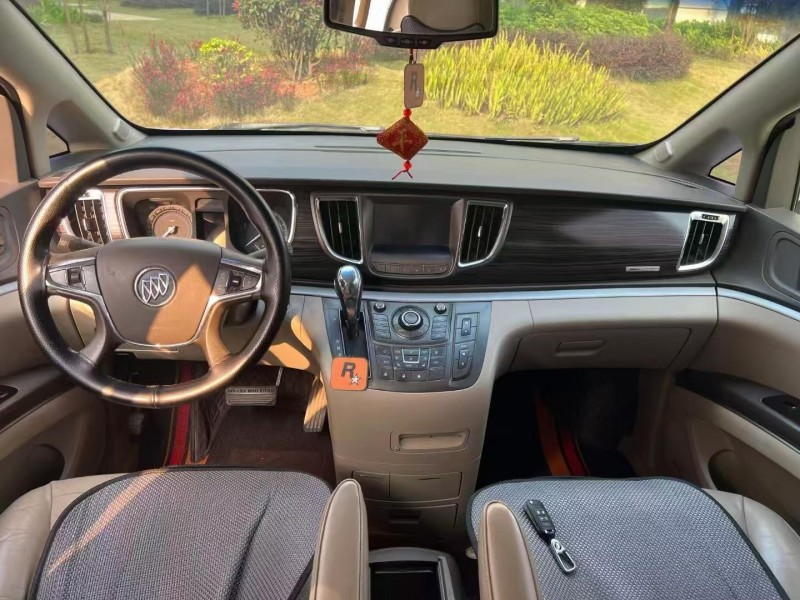 曲靖11年别克GL86