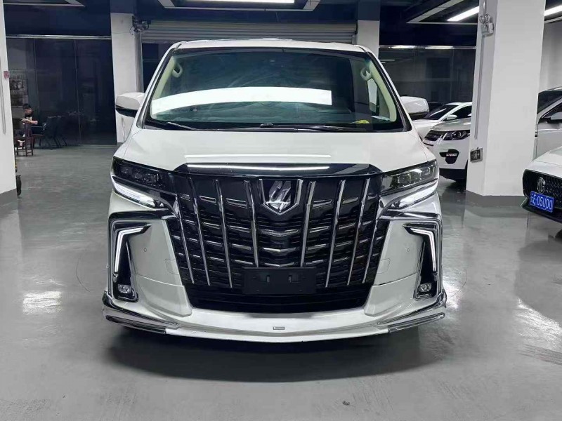 曲靖17年丰田埃尔法1