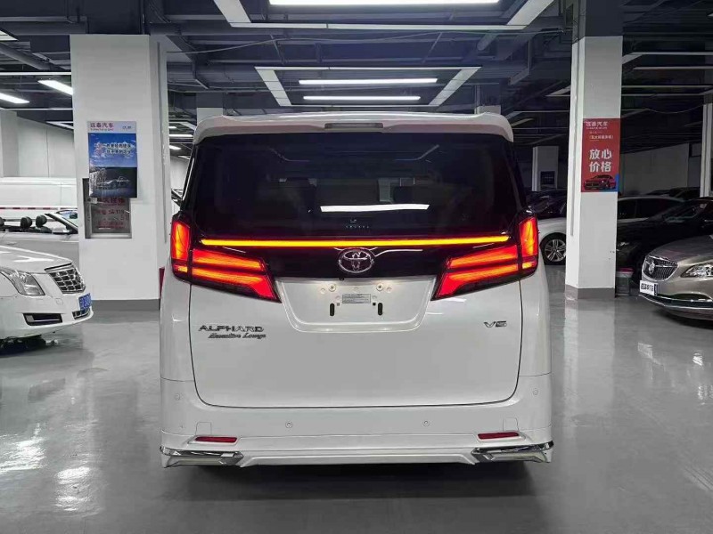 曲靖17年丰田埃尔法7