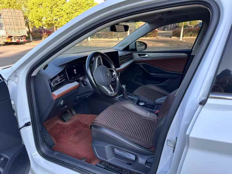 曲靖22年大众速腾9