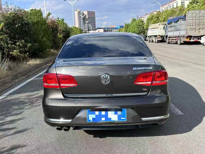 曲靖16年大众迈腾4