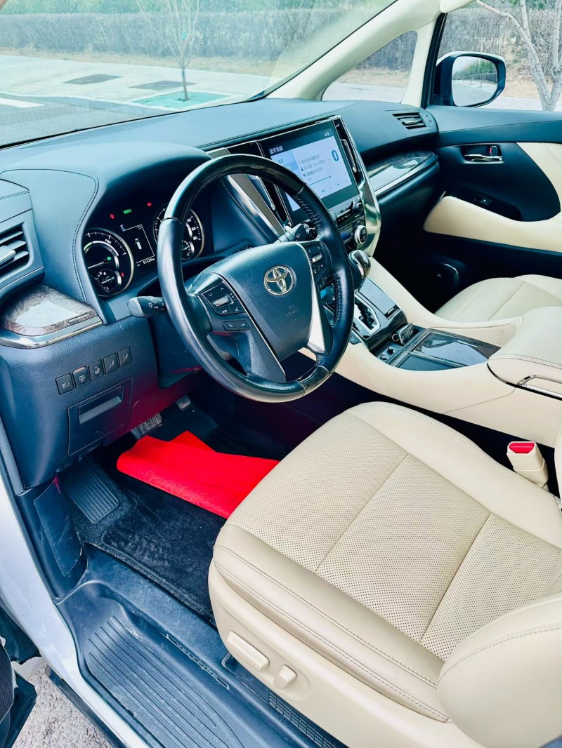 太原20年丰田威尔法3