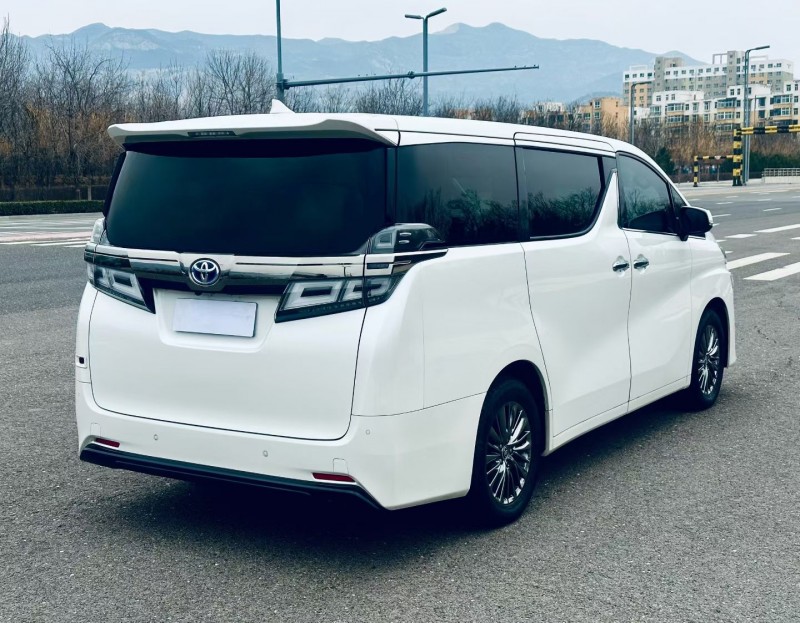 太原20年丰田威尔法9