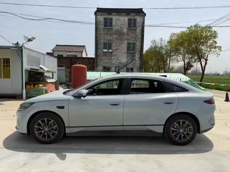 连云港25年比亚迪秦2