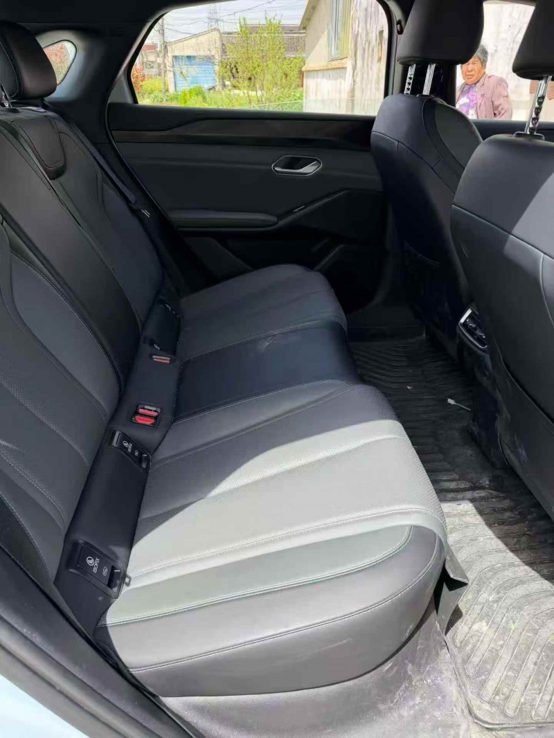 连云港25年比亚迪秦8