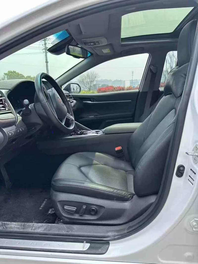 苏州23年丰田凯美瑞4