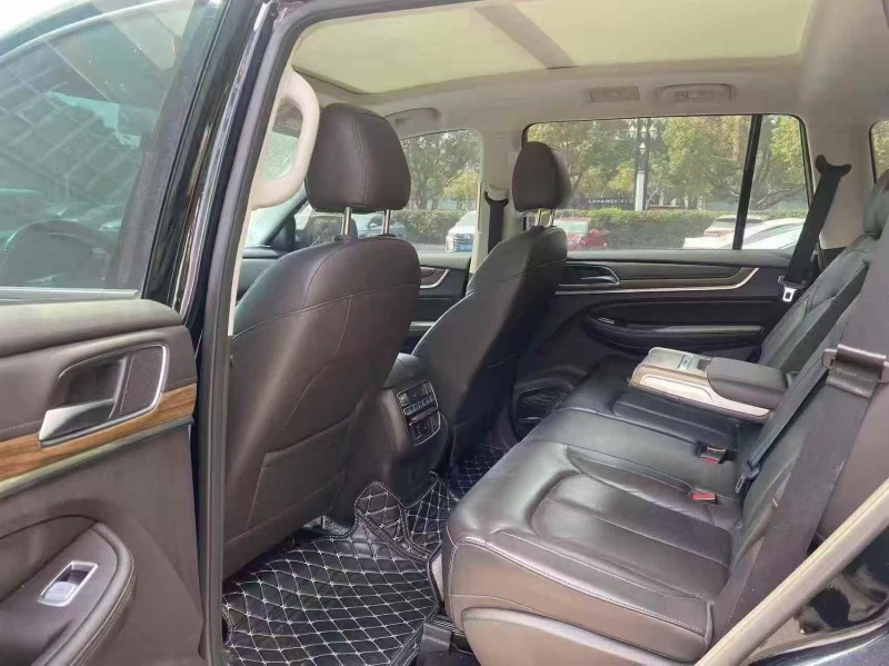 南通21年荣威RX85