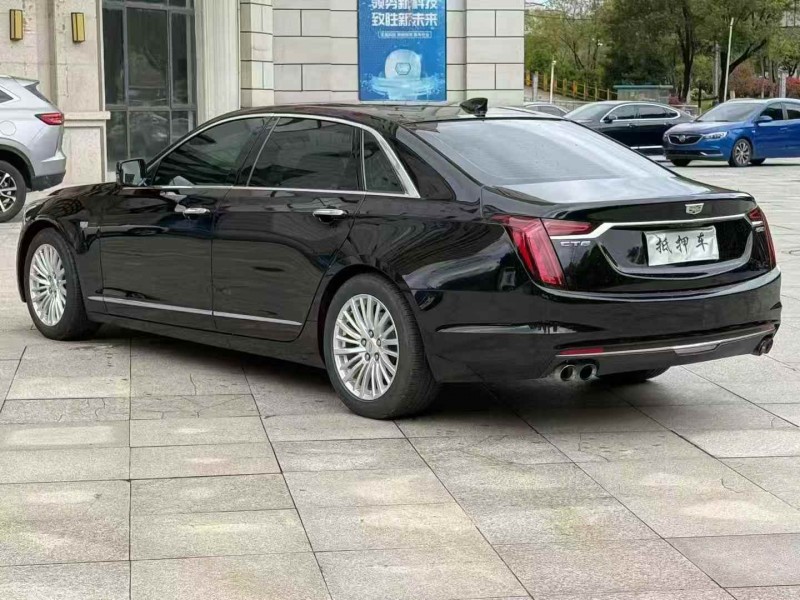 景德镇20年凯迪拉克CT69