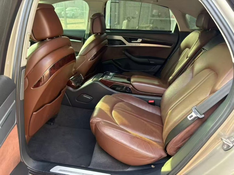 焦作13年奥迪A8L8