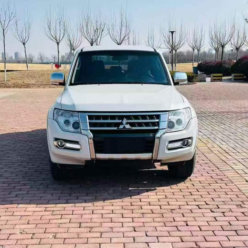 东营19年三菱帕杰罗1