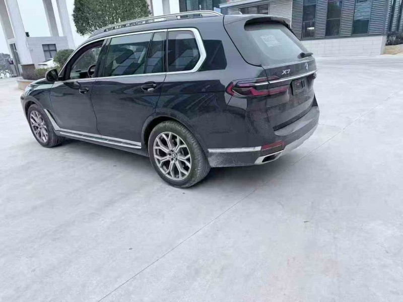 常德23年宝马X74