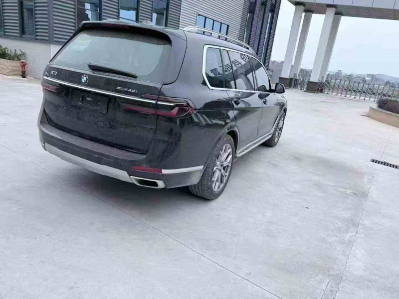 常德23年宝马X76