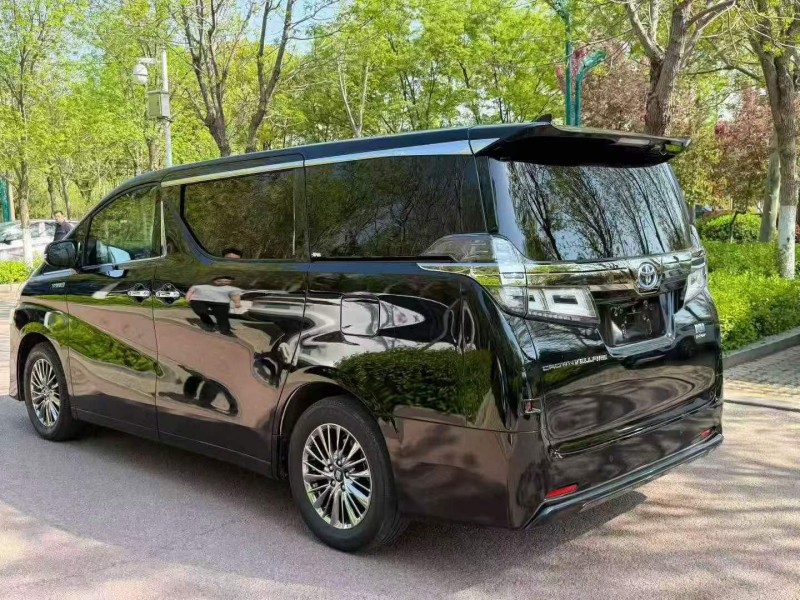 聊城22年丰田皇冠4