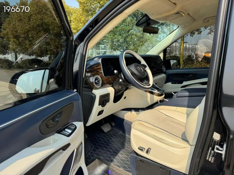 南通21年奔驰威霆4