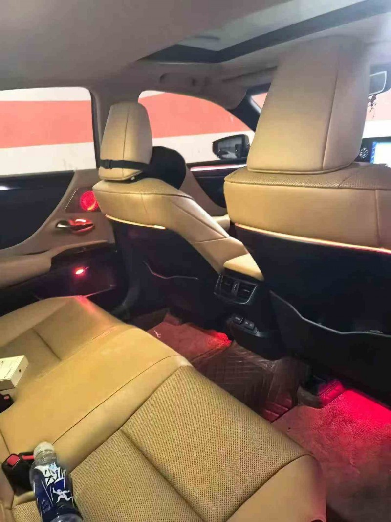 汉中23年雷克萨斯ES6