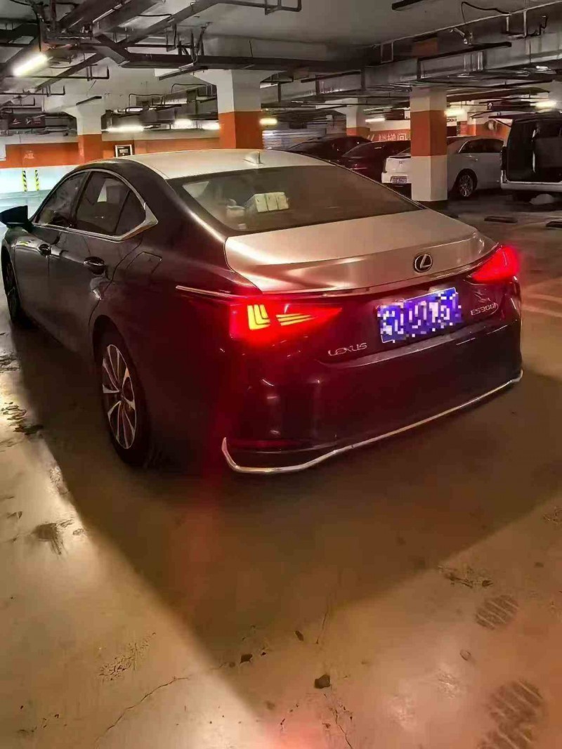 汉中23年雷克萨斯ES8