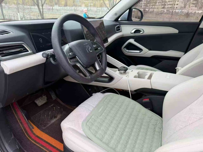 咸阳25年比亚迪元6