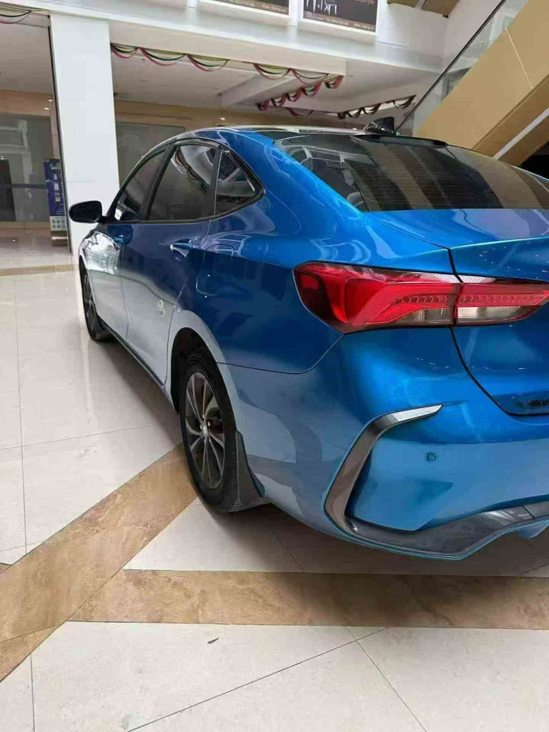 马鞍山23年别克威朗8