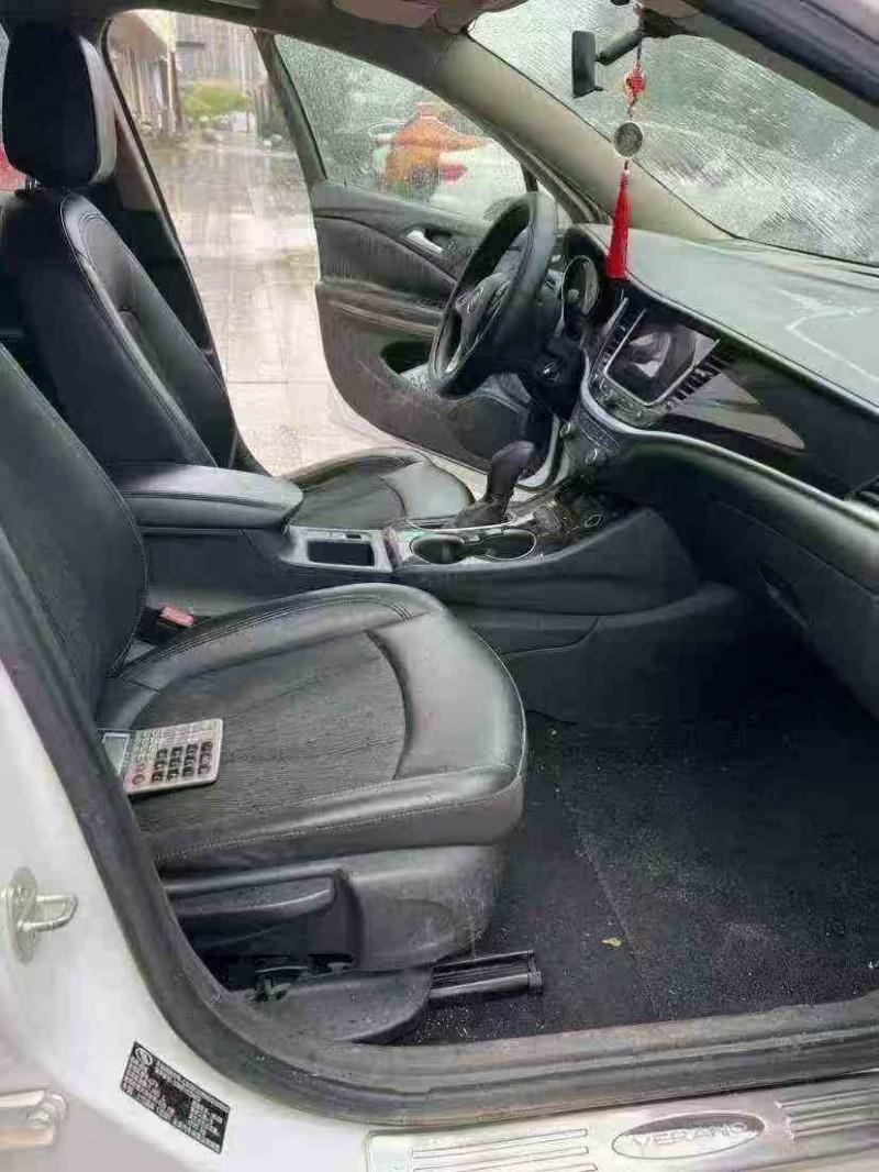 吉安16年别克威朗4