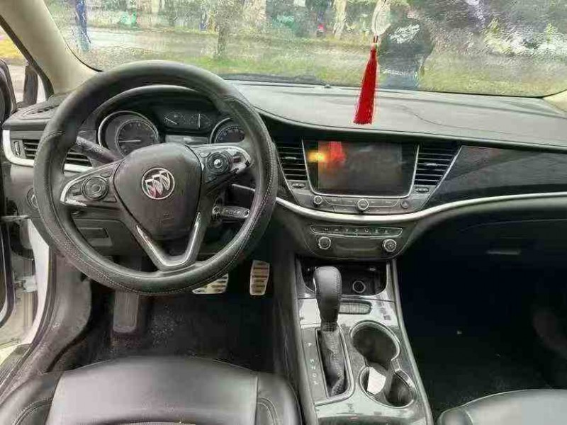 吉安16年别克威朗6