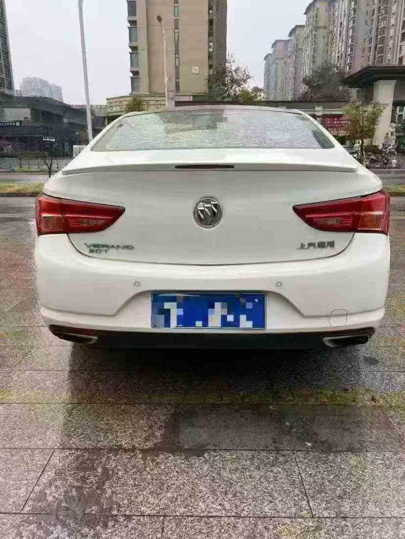 吉安16年别克威朗9