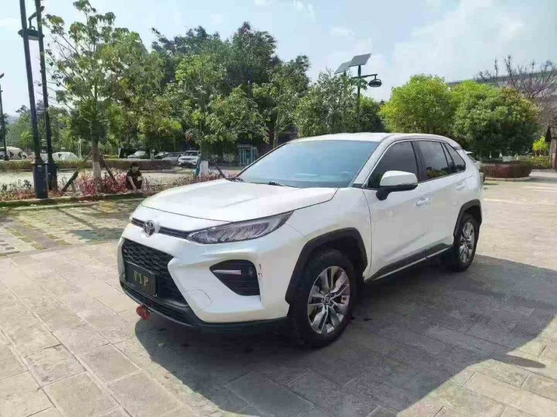 昭通24年丰田威兰达3