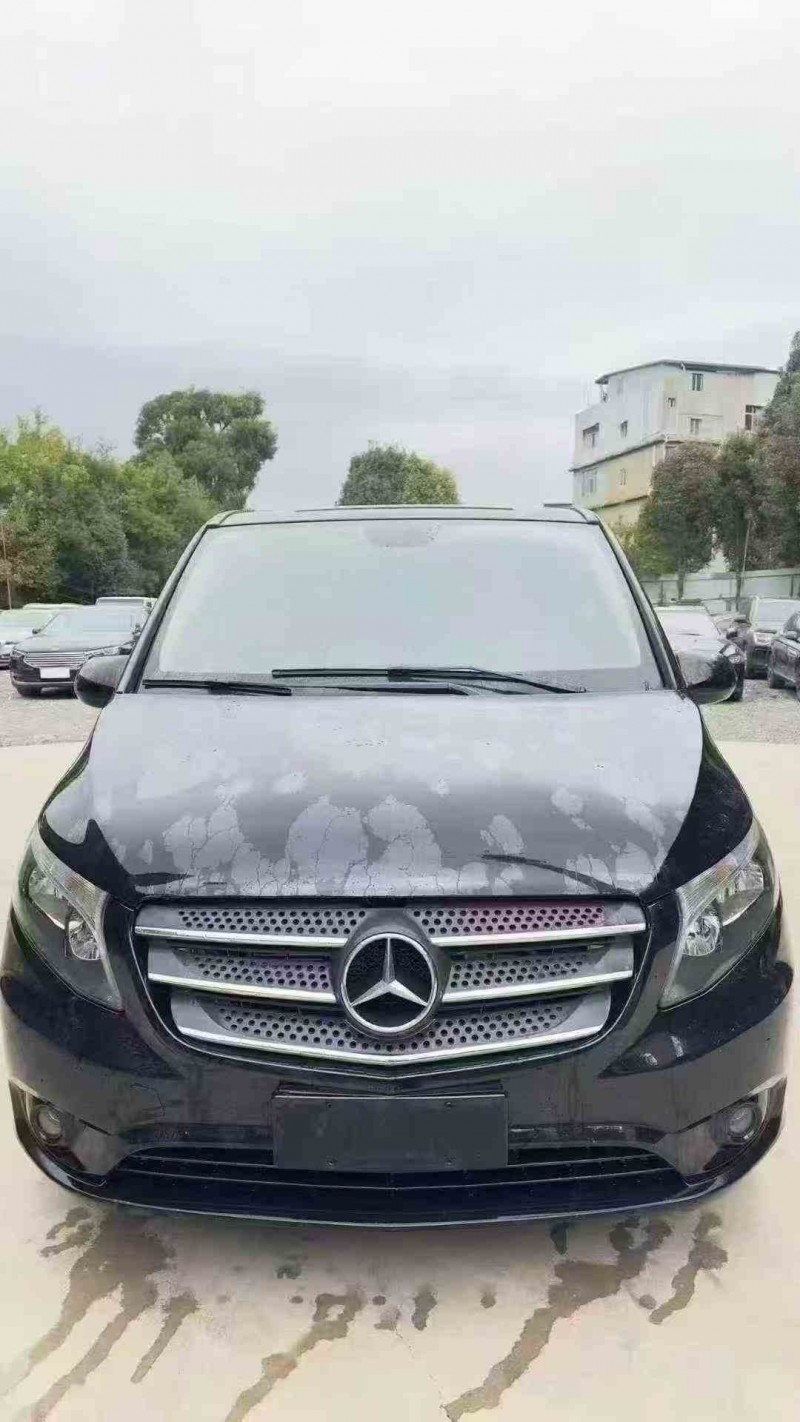 丽江21年奔驰威霆1